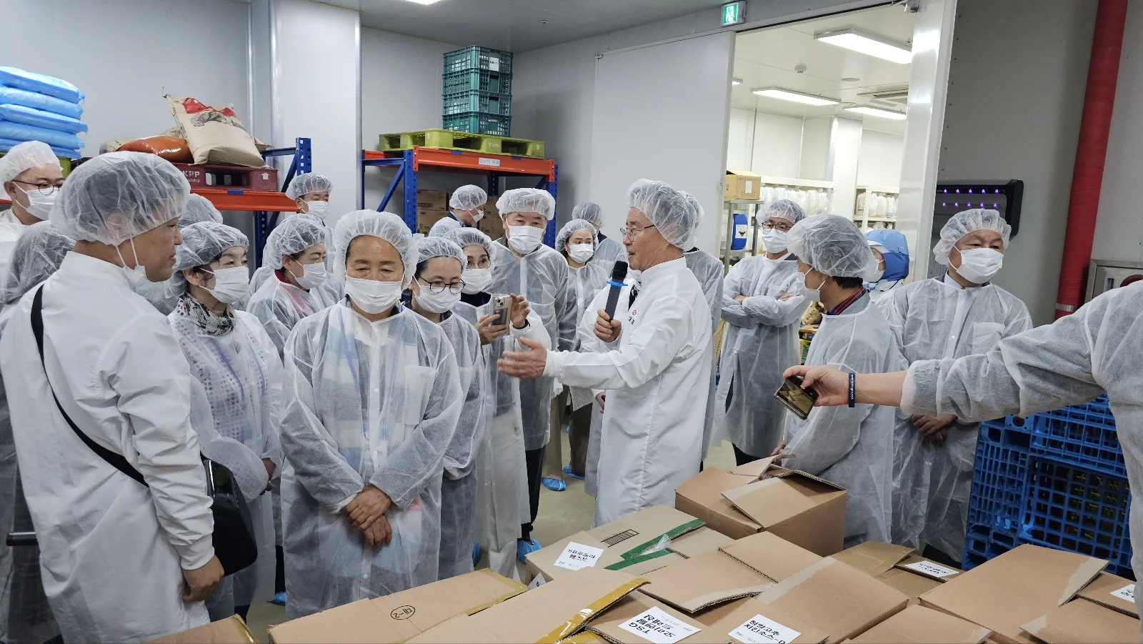 (주)에프앤에스식품 · 본부 자료